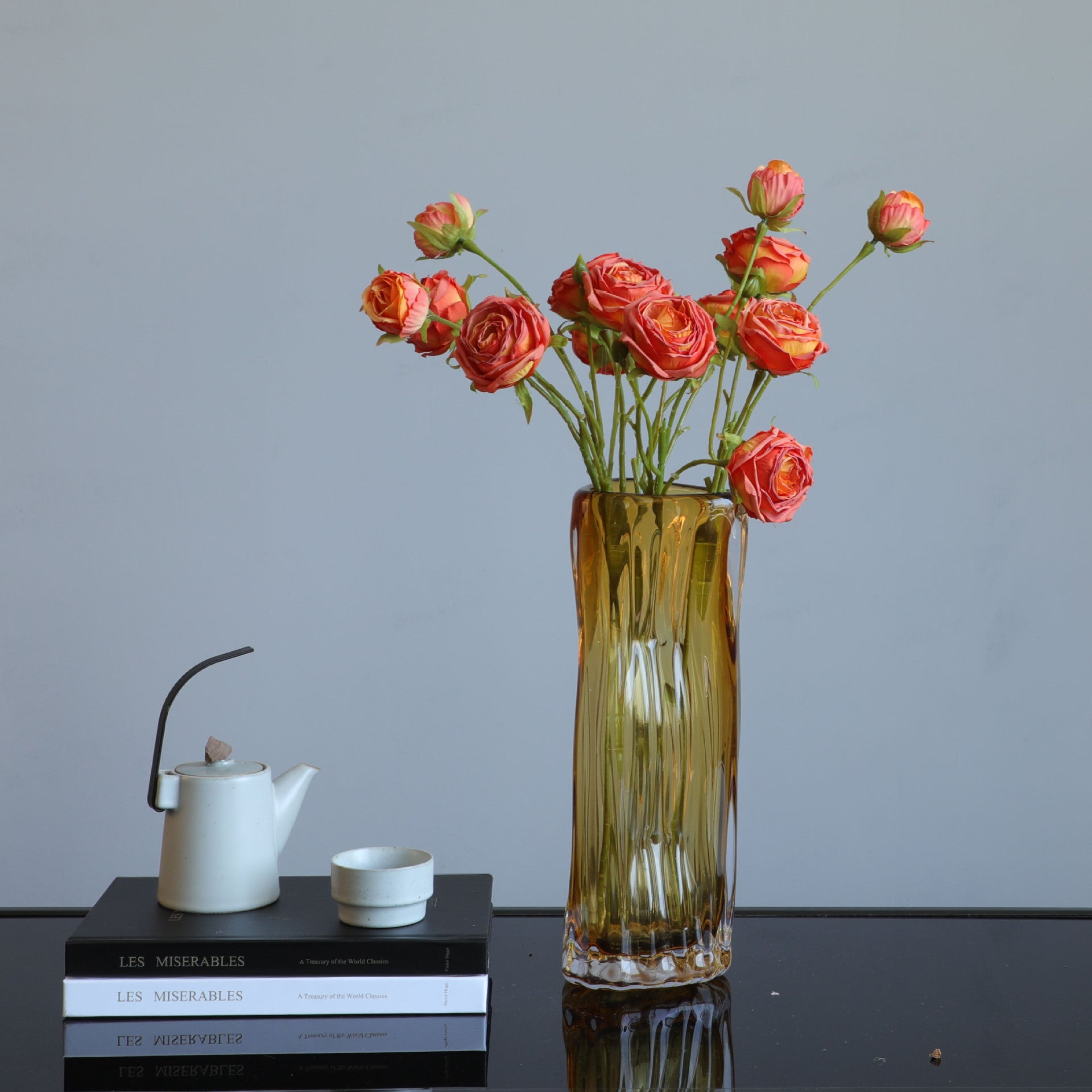 Straight glass vase