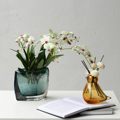 Thick flat vase