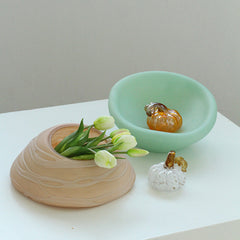 Irregular countertop flower pot
