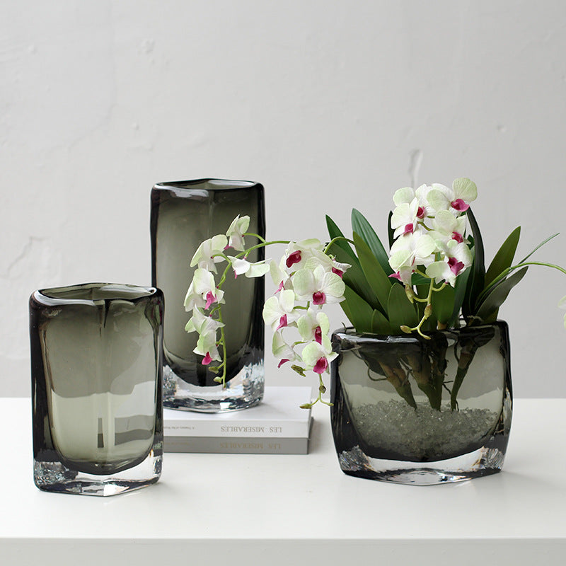 Thick flat vase