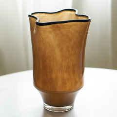 Black edge vase