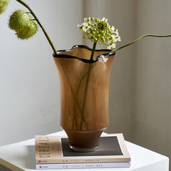 Black edge vase