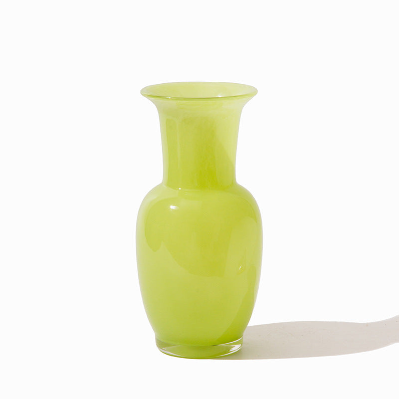 Porcelain powder vase