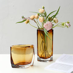 Thick flat vase