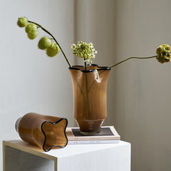 Black edge vase