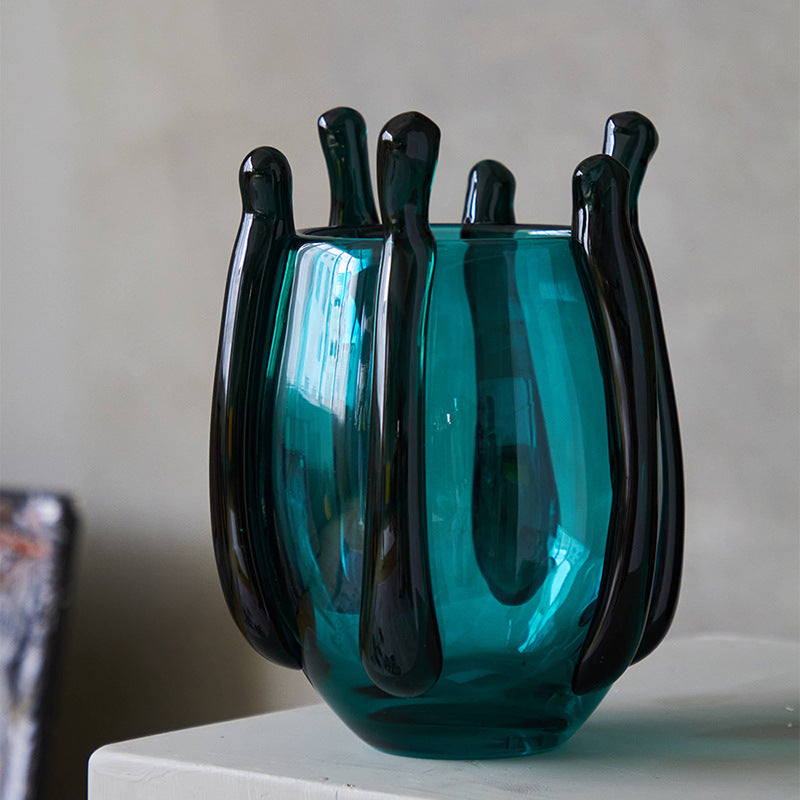 Silk-twisted vase