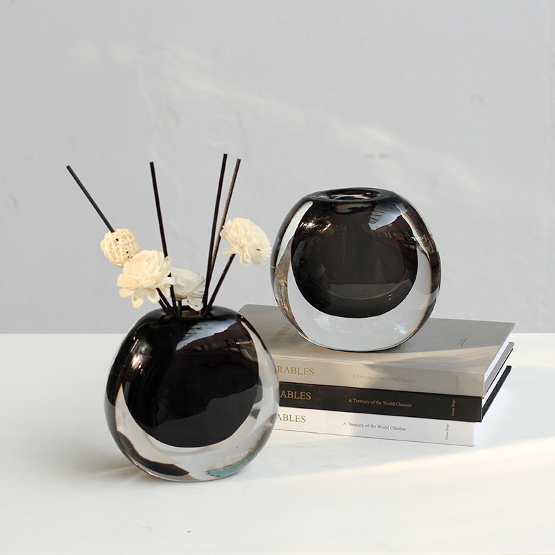 Thick-bottomed vase