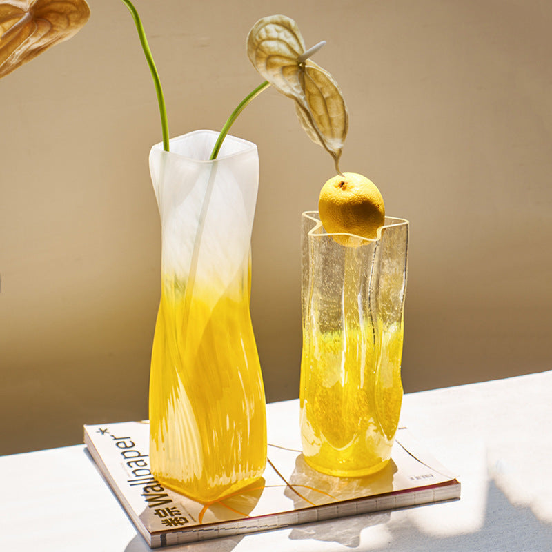 Wind straight vase